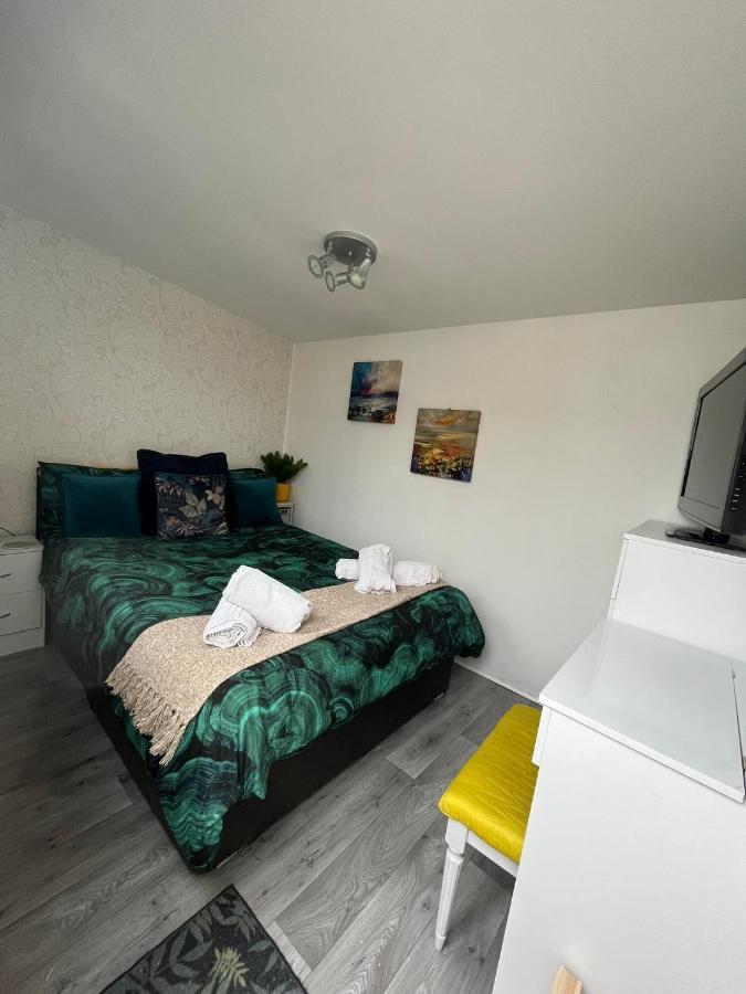 The Chuff Cabin Apartment Сейнт Джъст Екстериор снимка