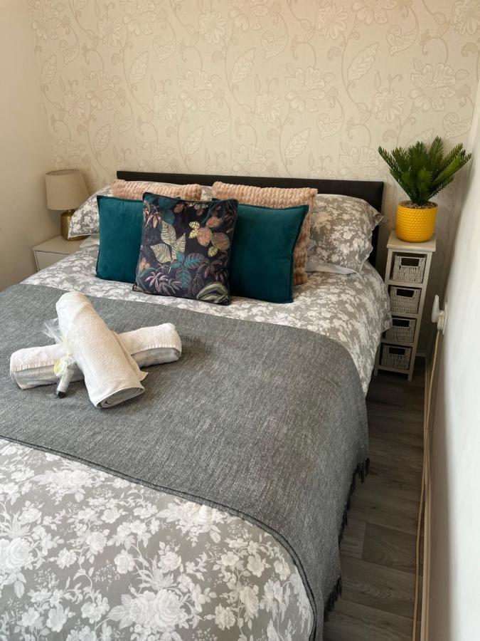 The Chuff Cabin Apartment Сейнт Джъст Екстериор снимка
