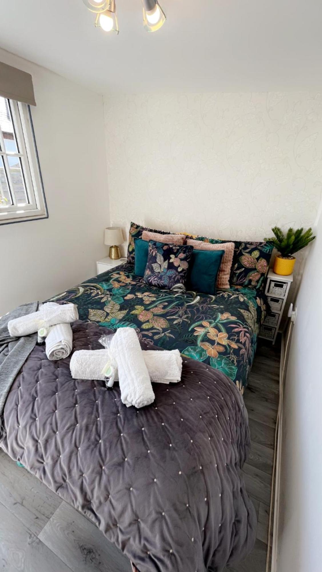 The Chuff Cabin Apartment Сейнт Джъст Екстериор снимка
