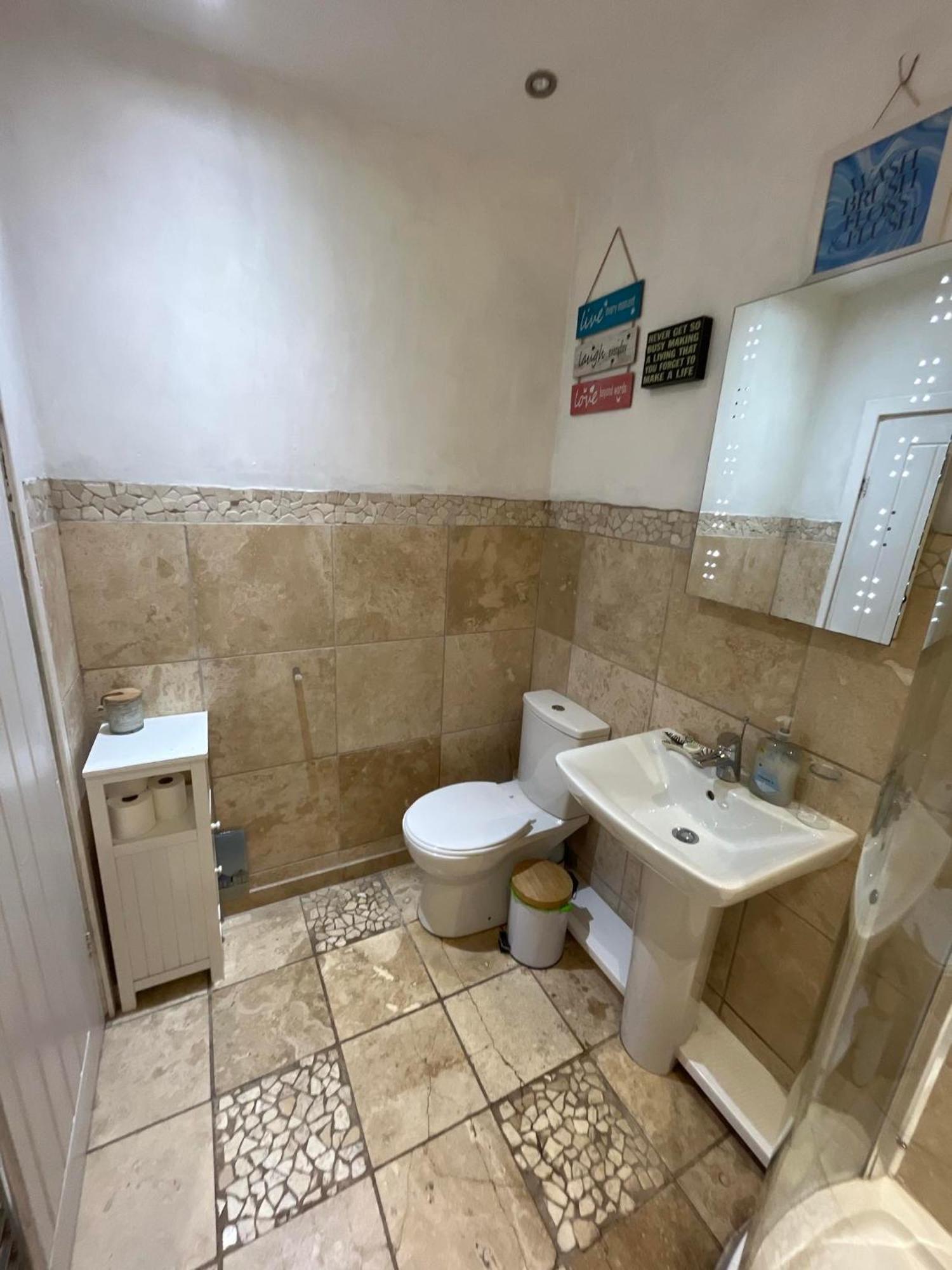 The Chuff Cabin Apartment Сейнт Джъст Екстериор снимка