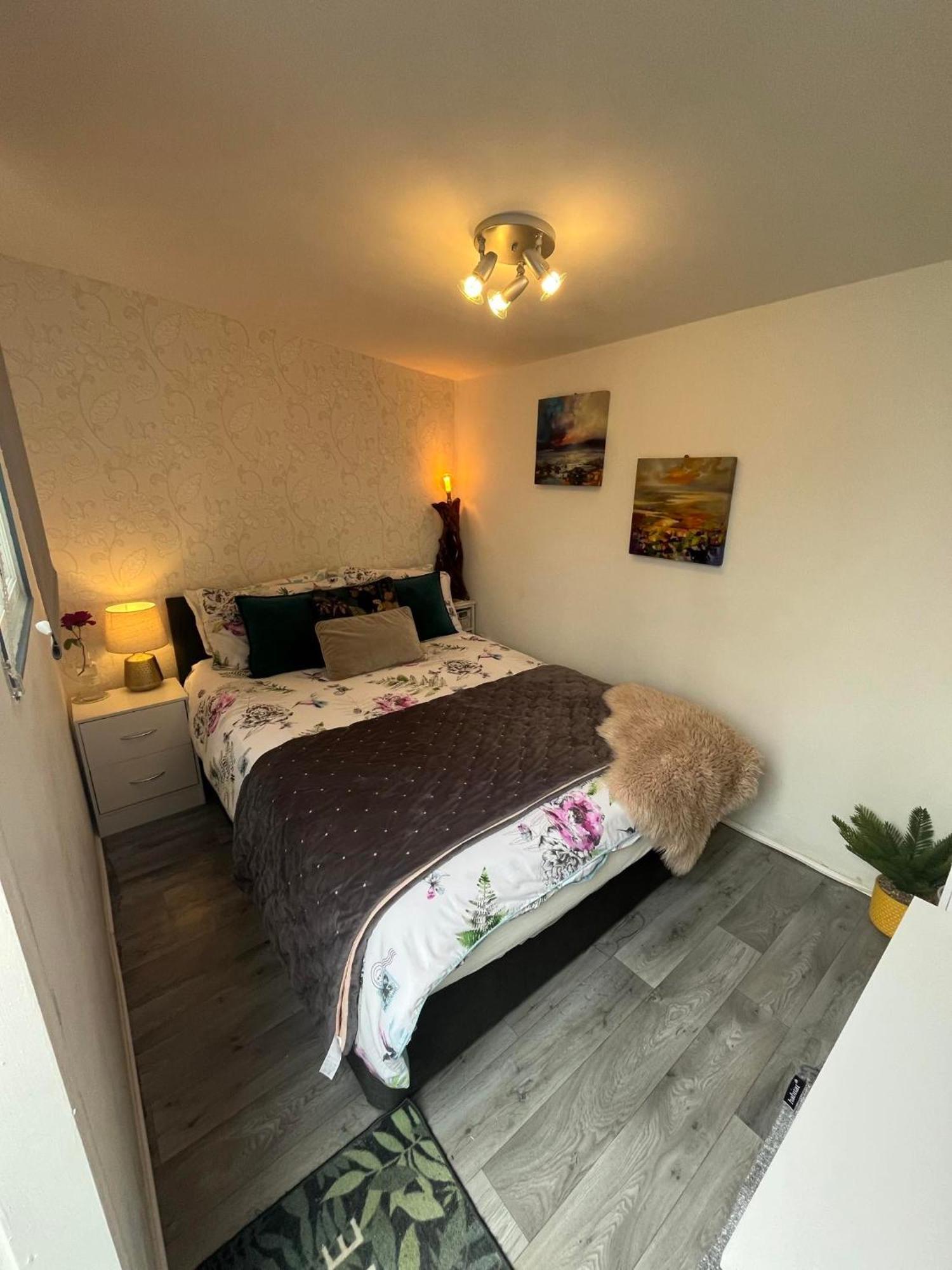The Chuff Cabin Apartment Сейнт Джъст Екстериор снимка